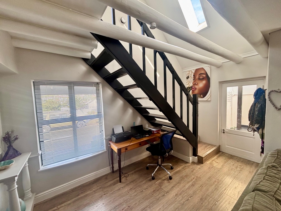 6 Bedroom Property for Sale in Fish Hoek Western Cape